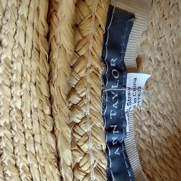 Ann Taylor Wide Brim Hat Straw Weaved Design - Picture 4 of 8